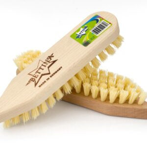 B123 Bettina Wooden Scrub Brush